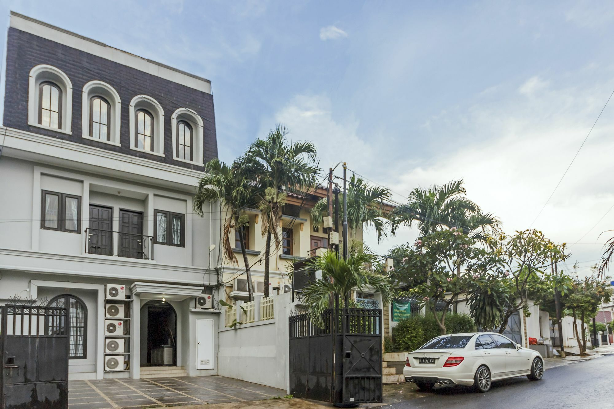 Oyo 105 La Maison D Ilona Jakarta Exteriér fotografie